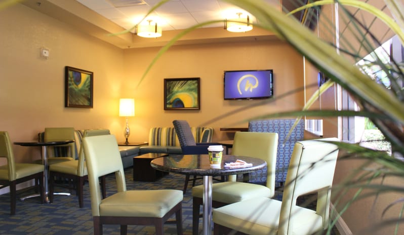 Rosen Inn International - The Den Lounge